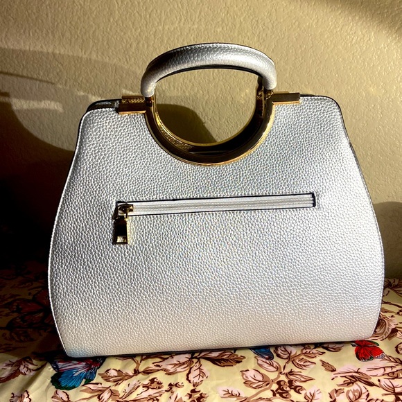 beautiful handbag - Picture 3 of 7